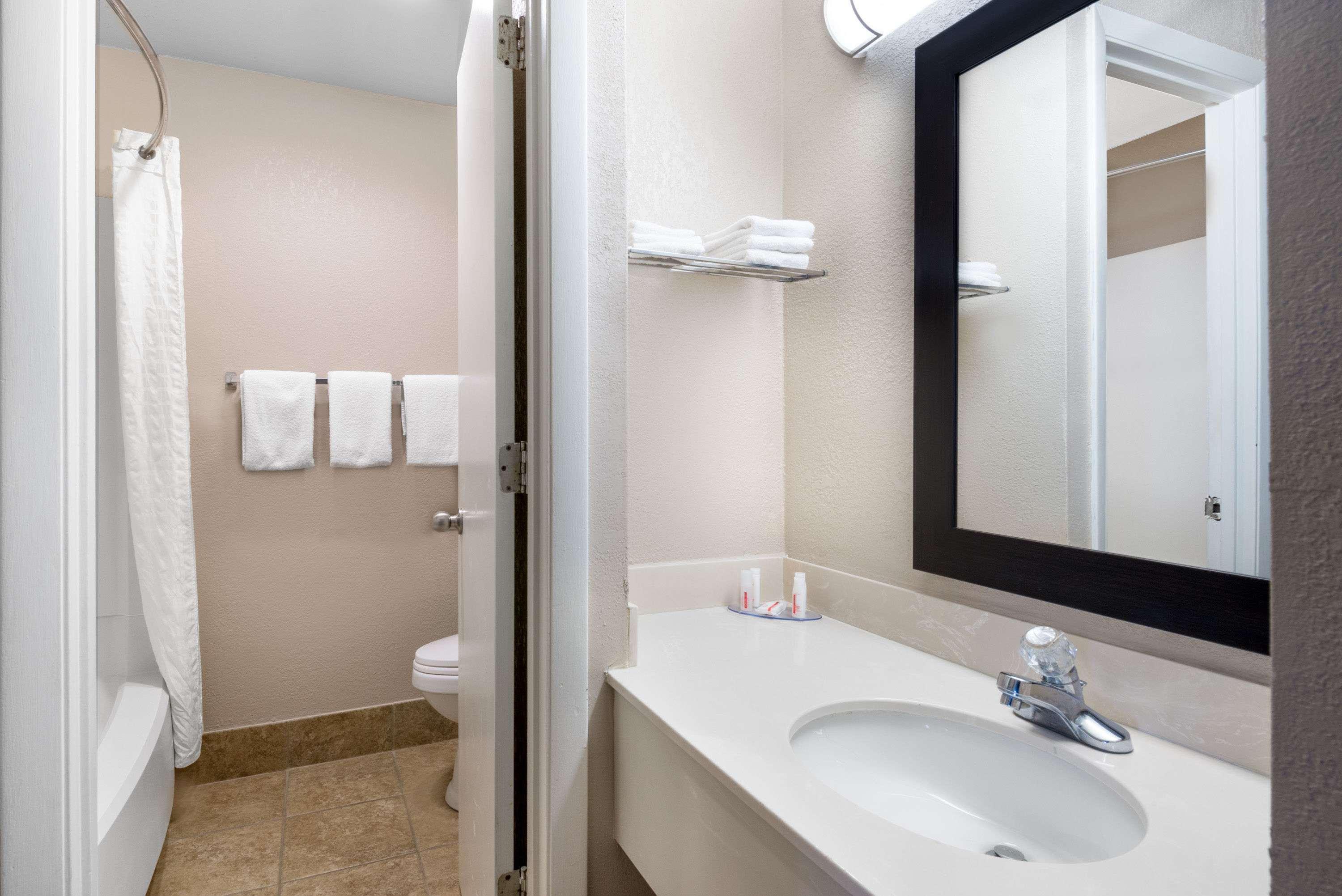 Baymont By Wyndham Muncie Near Ball State University Buitenkant foto