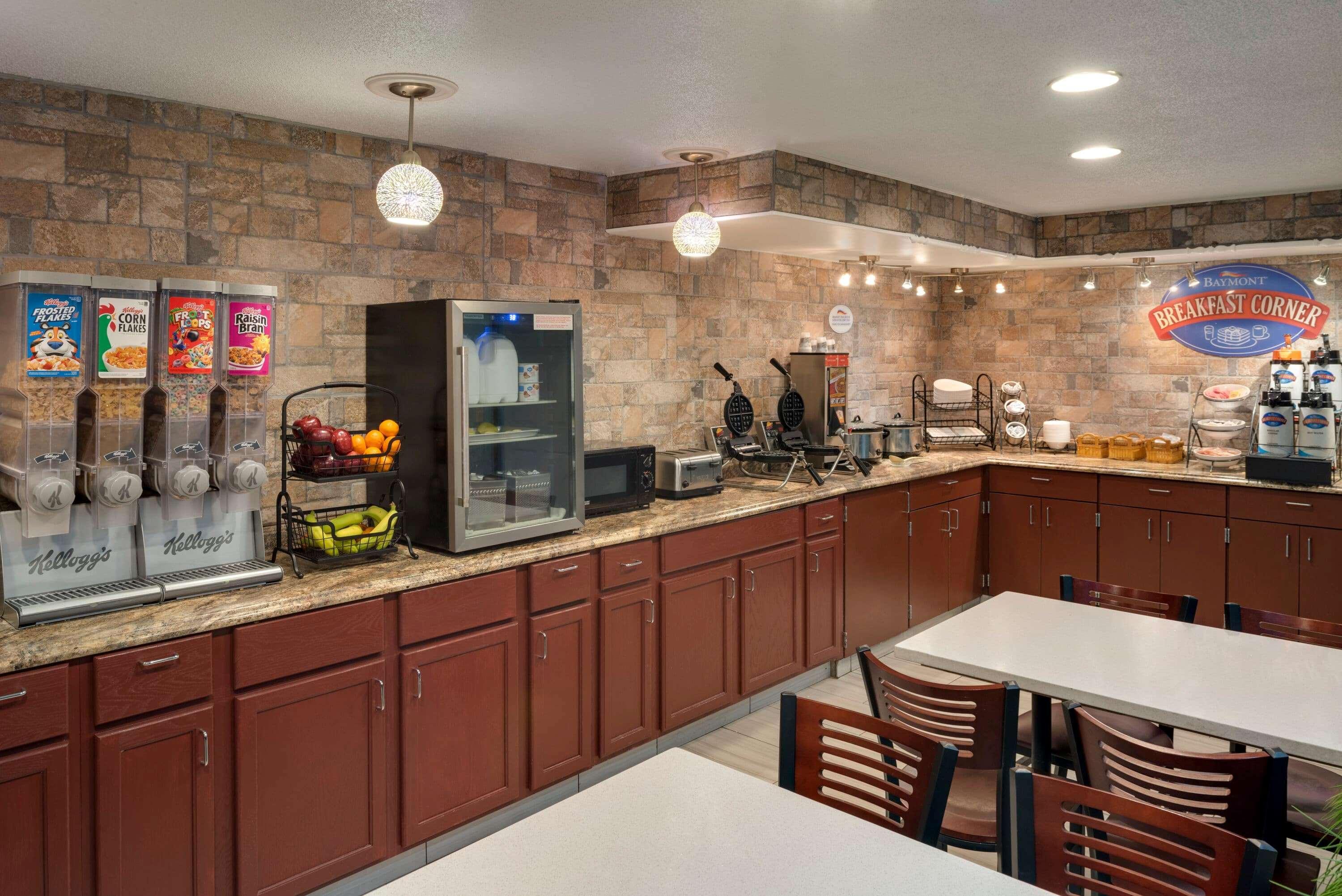 Baymont By Wyndham Muncie Near Ball State University Buitenkant foto